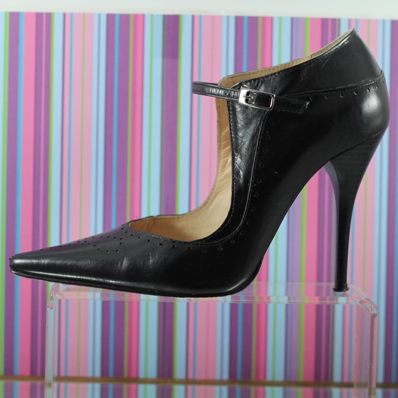Bandolino Black Leather Heels - Picture 3 of 16
